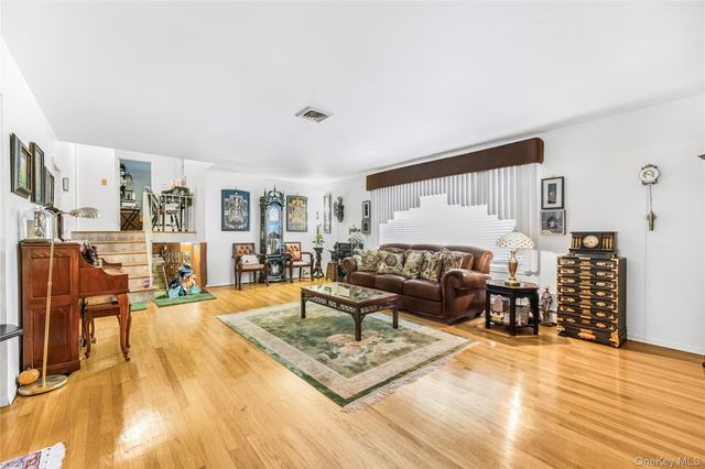 43 Nimitz Place, Yonkers, NY 10710