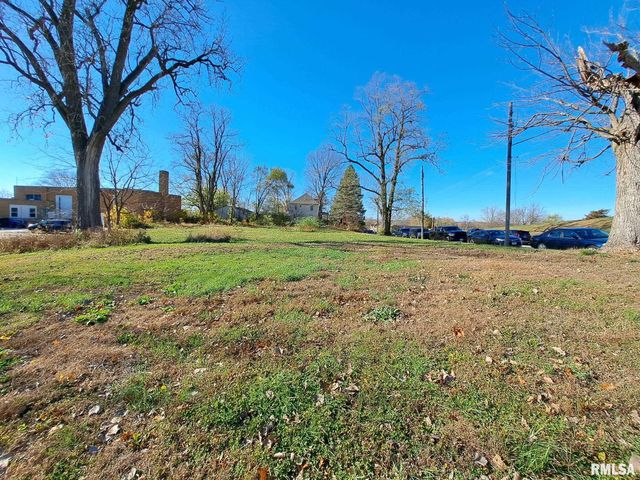 2124 2ND Avenue, East Moline, IL 61244