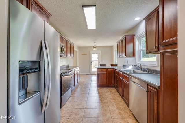 1009 Zack Court, Jonesborough, TN 37659