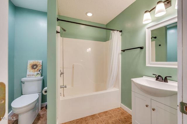 1009 Zack Court, Jonesborough, TN 37659