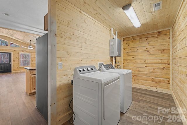 677 Ridgetop Circle, Whittier, NC 28789