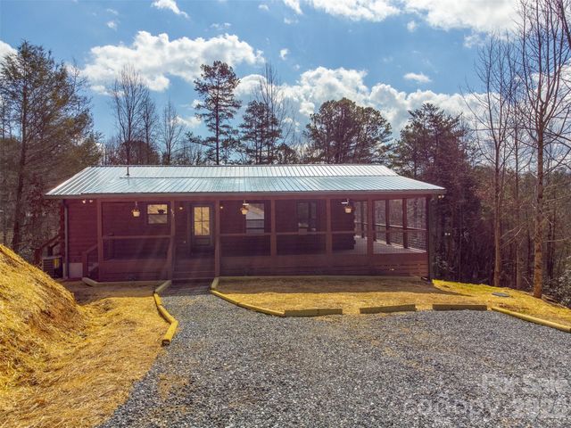 677 Ridgetop Circle, Whittier, NC 28789