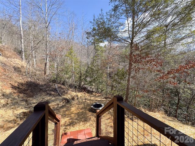 677 Ridgetop Circle, Whittier, NC 28789