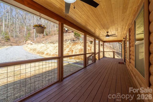 677 Ridgetop Circle, Whittier, NC 28789