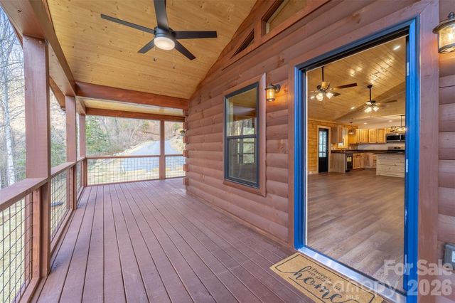 677 Ridgetop Circle, Whittier, NC 28789