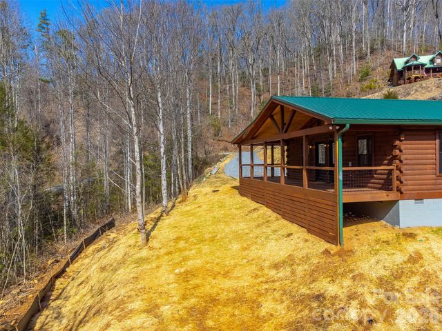 677 Ridgetop Circle, Whittier, NC 28789