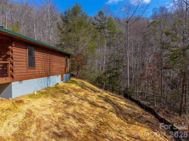677 Ridgetop Circle, Whittier, NC 28789