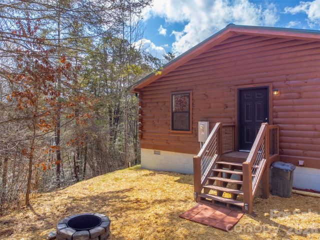 677 Ridgetop Circle, Whittier, NC 28789