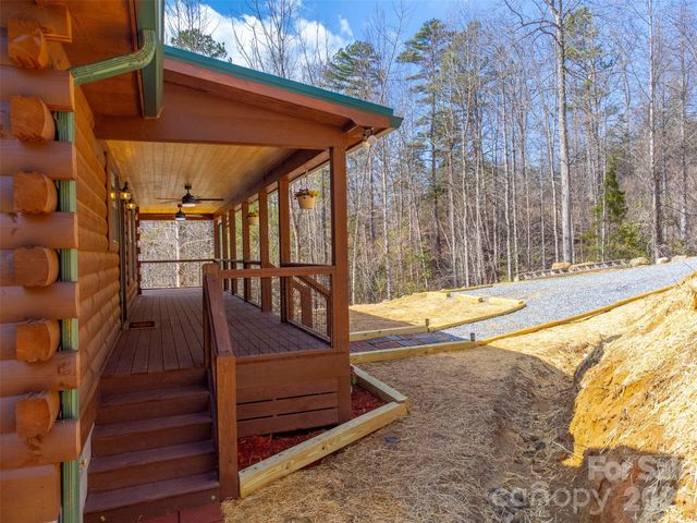677 Ridgetop Circle, Whittier, NC 28789