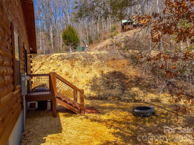 677 Ridgetop Circle, Whittier, NC 28789