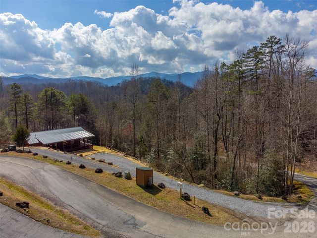 677 Ridgetop Circle, Whittier, NC 28789