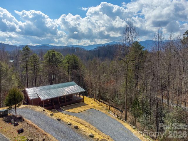 677 Ridgetop Circle, Whittier, NC 28789