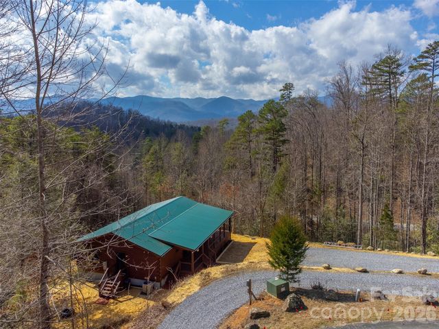 677 Ridgetop Circle, Whittier, NC 28789