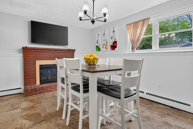 11 Tanglewood Drive, Dover, NH 03820