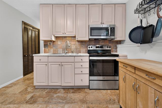 11 Tanglewood Drive, Dover, NH 03820
