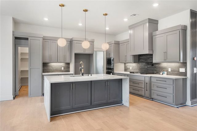 50 Claxton Drive, Bella Vista, AR 72714