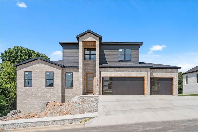 50 Claxton Drive, Bella Vista, AR 72714