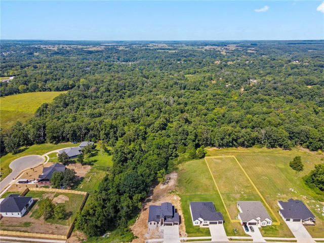 50 Claxton Drive, Bella Vista, AR 72714