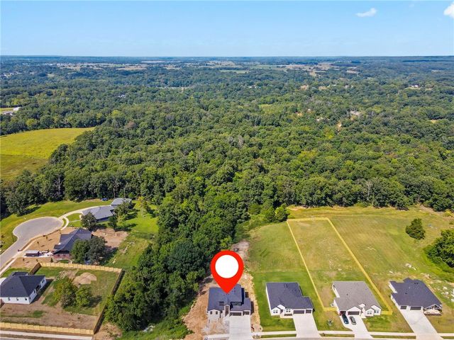 50 Claxton Drive, Bella Vista, AR 72714