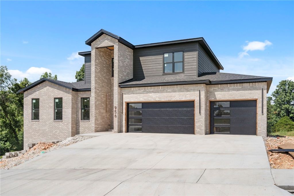 50 Claxton Drive, Bella Vista, AR 72714