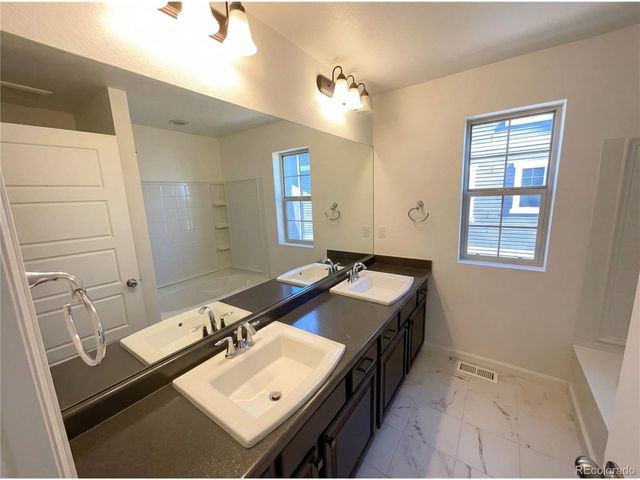 11715 E 119th Ave, Henderson, CO 80640