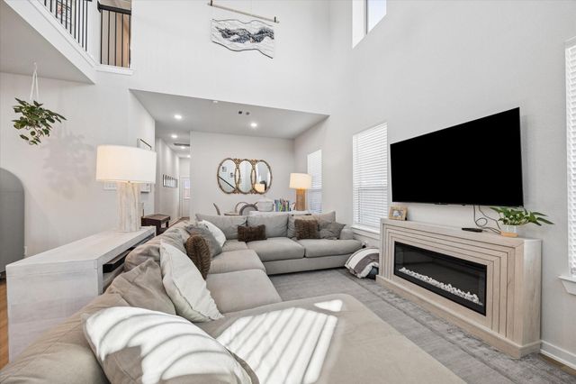 1099 Lilly Lane, Bellville, TX 77418