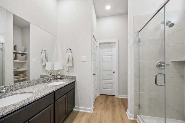 1099 Lilly Lane, Bellville, TX 77418