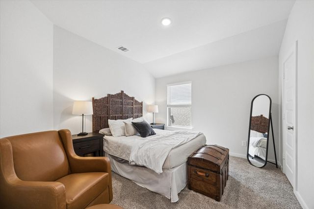 1099 Lilly Lane, Bellville, TX 77418