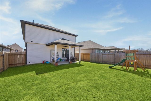 1099 Lilly Lane, Bellville, TX 77418