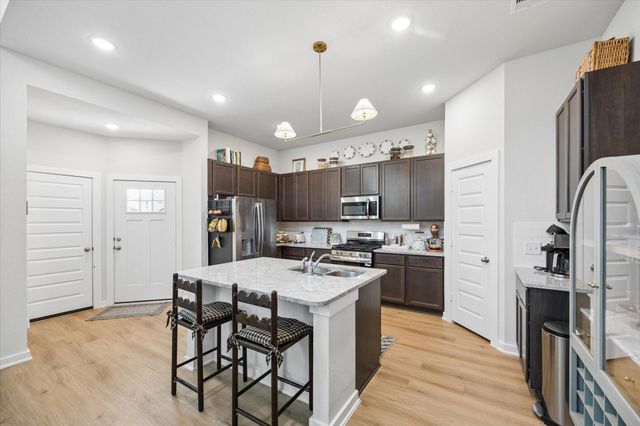 1099 Lilly Lane, Bellville, TX 77418