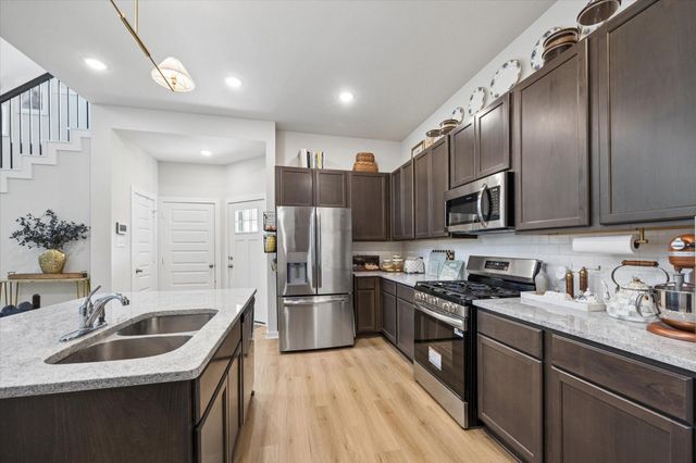 1099 Lilly Lane, Bellville, TX 77418