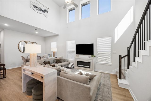 1099 Lilly Lane, Bellville, TX 77418