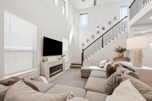 1099 Lilly Lane, Bellville, TX 77418