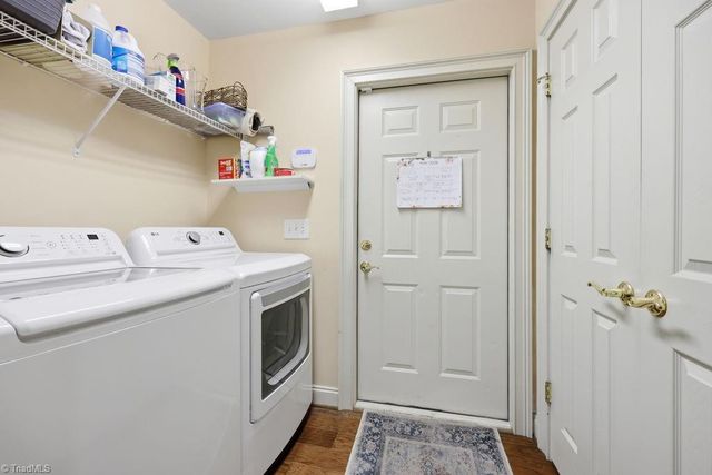 4332 Grassy Moss Drive, Greensboro, NC 27409
