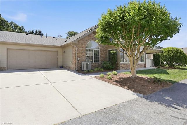 4332 Grassy Moss Drive, Greensboro, NC 27409