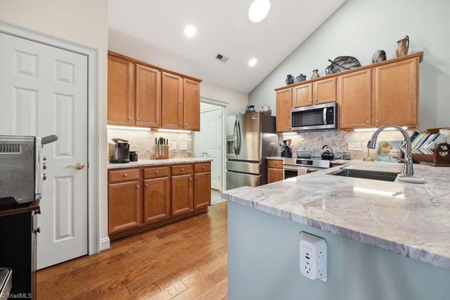 4332 Grassy Moss Drive, Greensboro, NC 27409