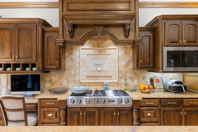 6607 Forest Creek Drive, Edmond, OK 73034