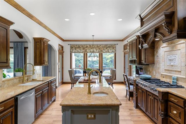 6607 Forest Creek Drive, Edmond, OK 73034