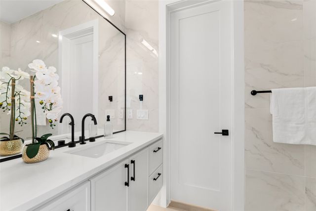 6911 & 6913 Mohawk Drive, Dallas, TX 75235