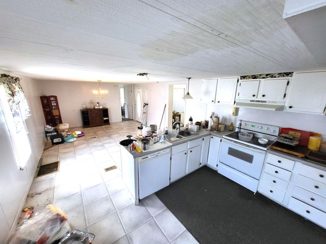 49 Poplar Landing Lane, Elloree, SC 29047