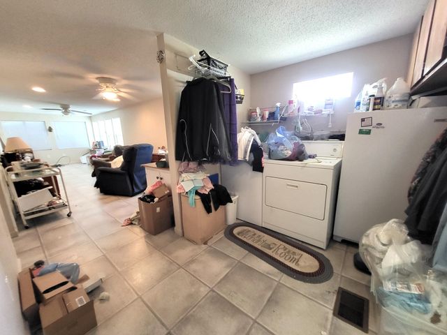 49 Poplar Landing Lane, Elloree, SC 29047