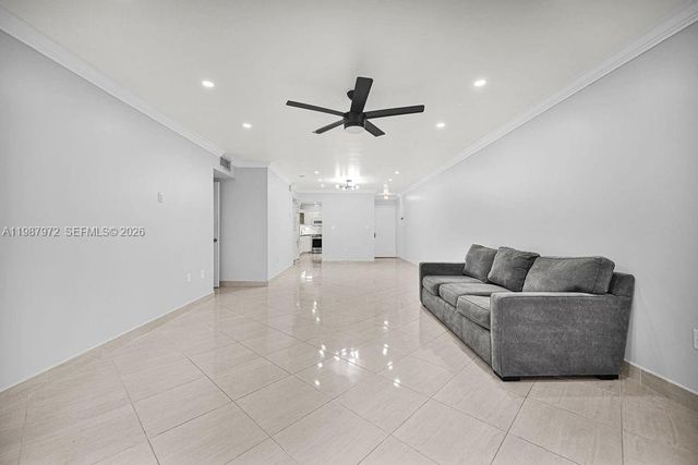 4020 N Hills Dr 2, Hollywood, FL 33021