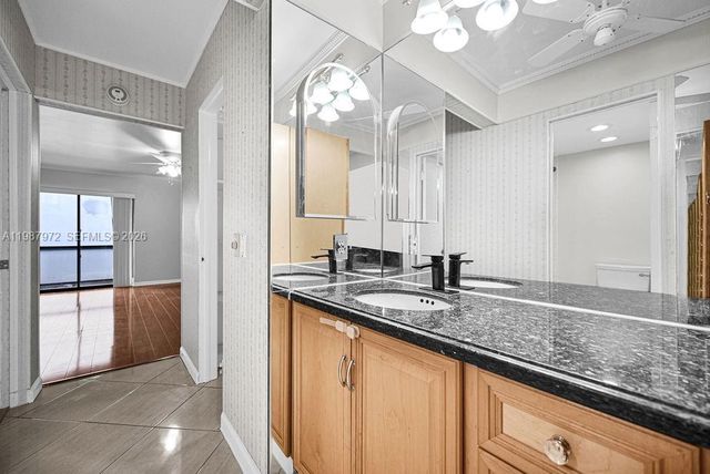 4020 N Hills Dr 2, Hollywood, FL 33021