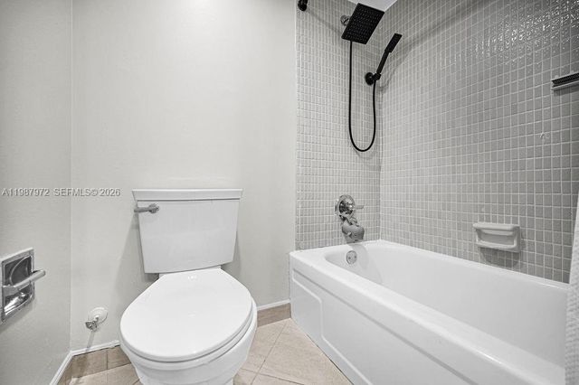 4020 N Hills Dr 2, Hollywood, FL 33021