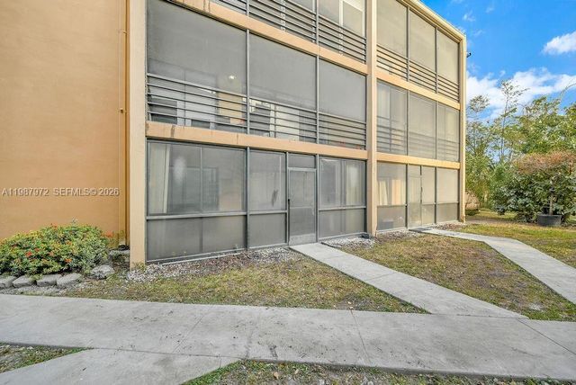 4020 N Hills Dr 2, Hollywood, FL 33021
