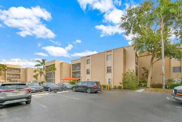 4020 N Hills Dr 2, Hollywood, FL 33021