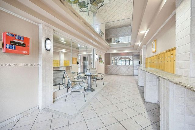 4020 N Hills Dr 2, Hollywood, FL 33021