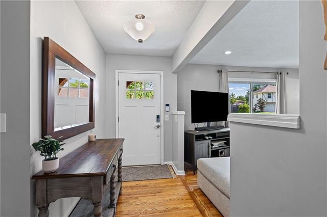 9520 Carter Drive, Overland Park, KS 66212