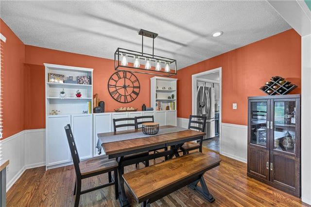 9520 Carter Drive, Overland Park, KS 66212