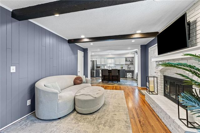 9520 Carter Drive, Overland Park, KS 66212